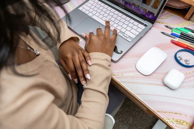 Kelly Copy image copywriter desk